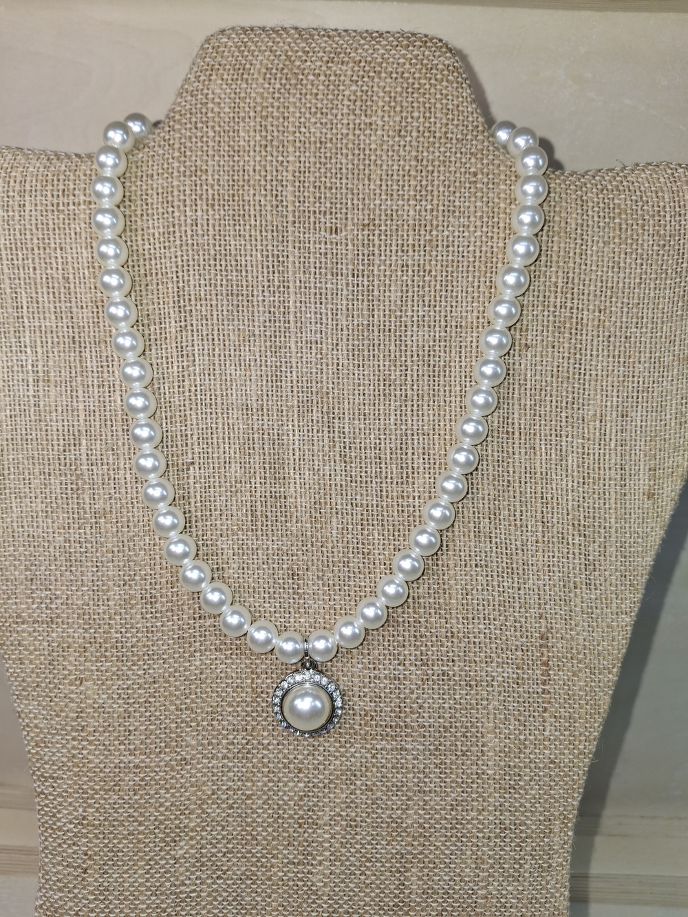 Monet Classic White Pearl Necklace with Pendant